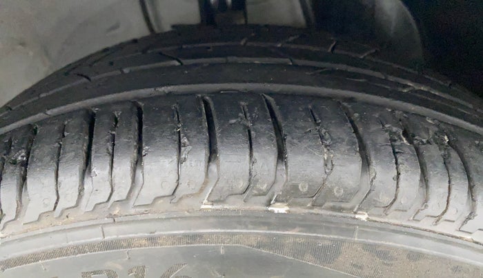 2020 Hyundai NEW I20 Asta 1.0 GDI Turbo IMT, Petrol, Manual, 6,107 km, Right Front Tyre Tread