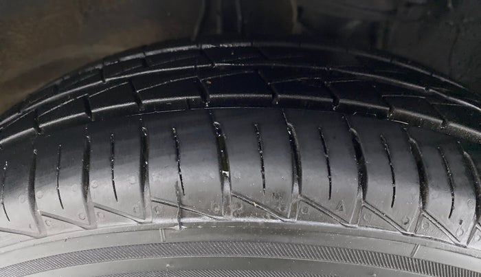2022 Maruti Alto LXI OPT, Petrol, Manual, 4,288 km, Left Front Tyre Tread