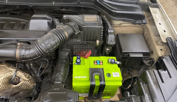 2021 Mahindra XUV300 W8 (O) 1.5 DIESEL, Diesel, Manual, 1,20,642 km, Engine View - Left