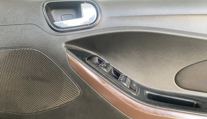 2018 Ford FREESTYLE TITANIUM 1.2 PETROL, Petrol, Manual, 1,28,009 km, Driver Side Door Panels Control