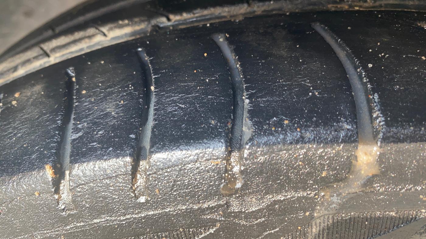 2018 Ford FREESTYLE TITANIUM 1.2 PETROL, Petrol, Manual, 1,28,009 km, Left Front Tyre Tread