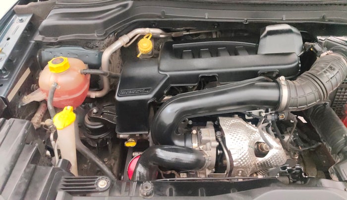 2021 Mahindra XUV300 W8 (O) 1.5 DIESEL, Diesel, Manual, 1,12,292 km, Engine View - Right