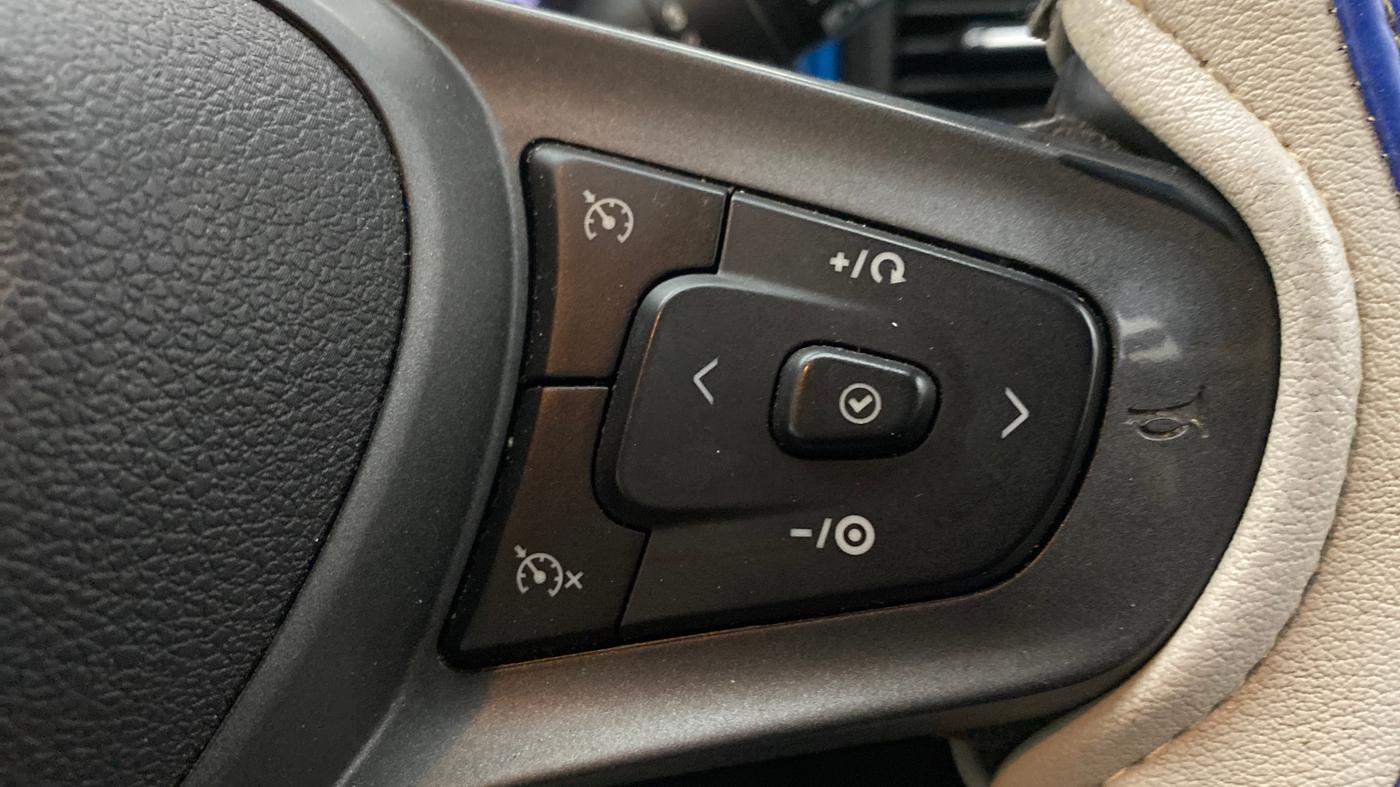 2022 Tata PUNCH CREATIVE  1.2 RTN DUAL TONE, Petrol, Manual, 17,042 km, Adaptive Cruise Control