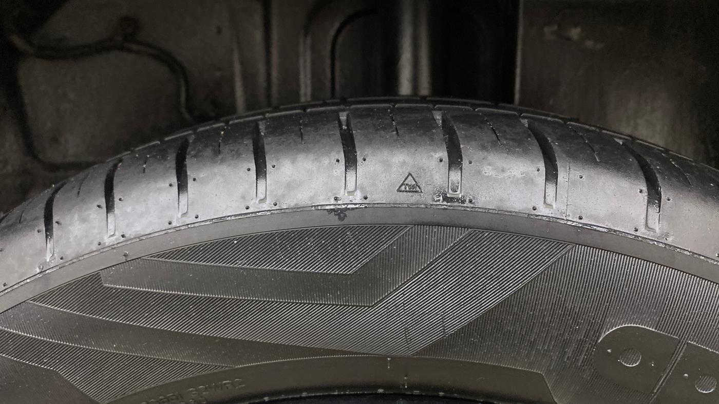 2022 Tata PUNCH CREATIVE  1.2 RTN DUAL TONE, Petrol, Manual, 17,042 km, Left Rear Tyre Tread