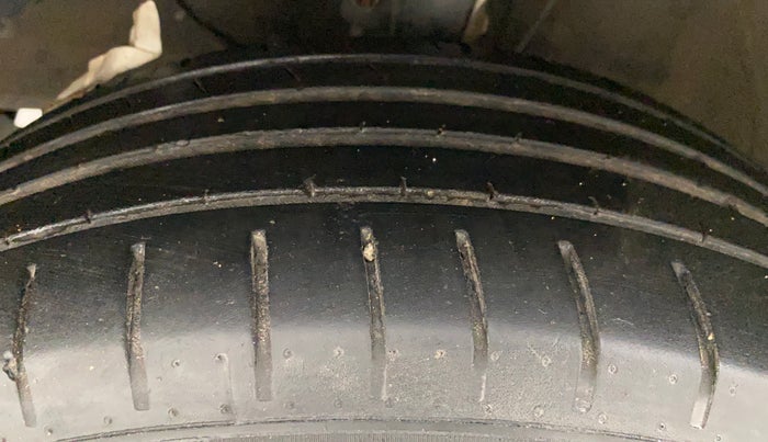 2021 Toyota Glanza G, Petrol, Manual, 39,299 km, Left Front Tyre Tread