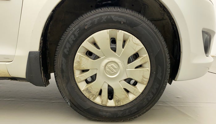 2012 Maruti Swift VXI, Petrol, Manual, 90,847 km, Right Front Wheel