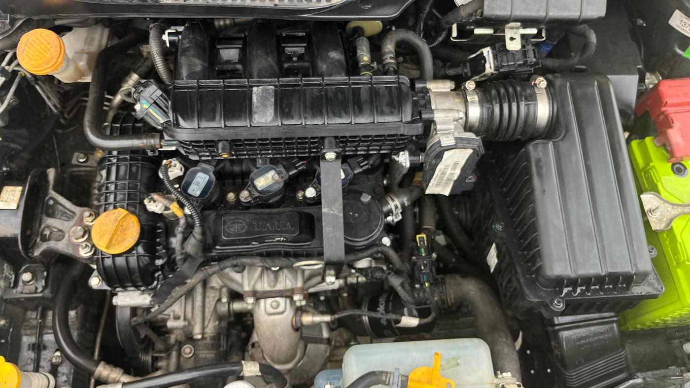 2023 Tata ALTROZ XZA + SUNROOF, Petrol, Automatic, 32,423 km, Engine View