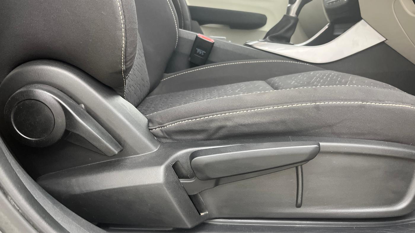 2023 Tata ALTROZ XZA + SUNROOF, Petrol, Automatic, 32,423 km, Driver Side Adjustment Panel