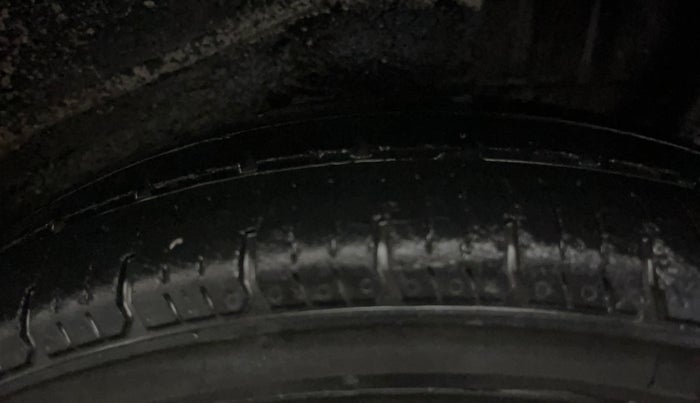 2017 Maruti Wagon R 1.0 LXI CNG, CNG, Manual, 69,553 km, Left Rear Tyre Tread