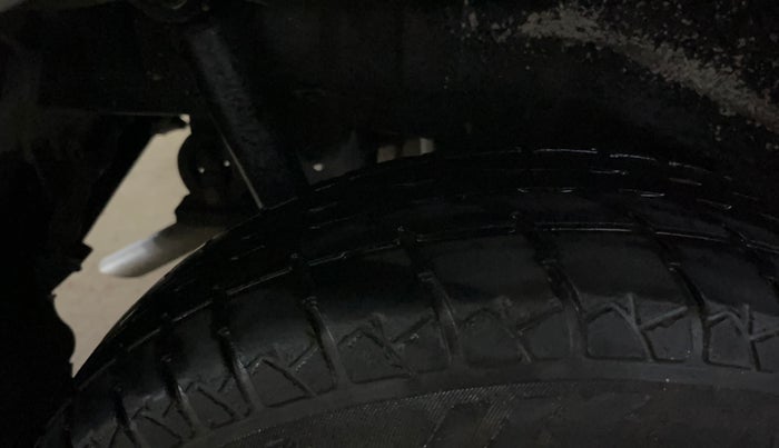 2017 Maruti Wagon R 1.0 LXI CNG, CNG, Manual, 69,553 km, Right Rear Tyre Tread