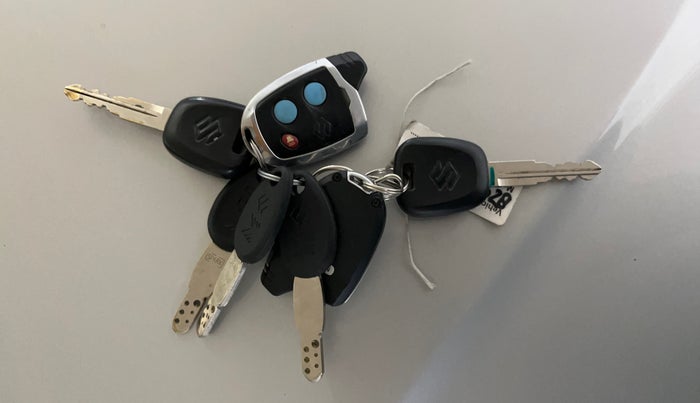 2017 Maruti Wagon R 1.0 LXI CNG, CNG, Manual, 69,553 km, Key Close Up