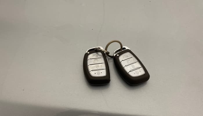 2021 Hyundai Tucson GLS 2WD AT PETROL, Petrol, Automatic, 51,475 km, Key Close Up