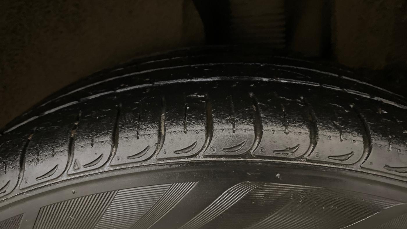 2021 Hyundai Tucson GLS 2WD AT PETROL, Petrol, Automatic, 51,475 km, Left Rear Tyre Tread