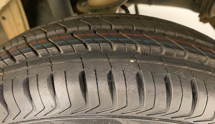 2013 Maruti Alto 800 LXI, Petrol, Manual, 89,033 km, Left Rear Tyre Tread