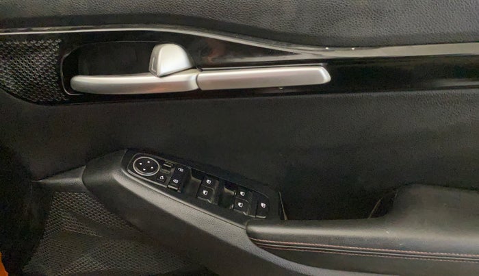 2019 KIA SELTOS GTX AT 1.4 PETROL, Petrol, Automatic, 71,052 km, Driver Side Door Panels Control