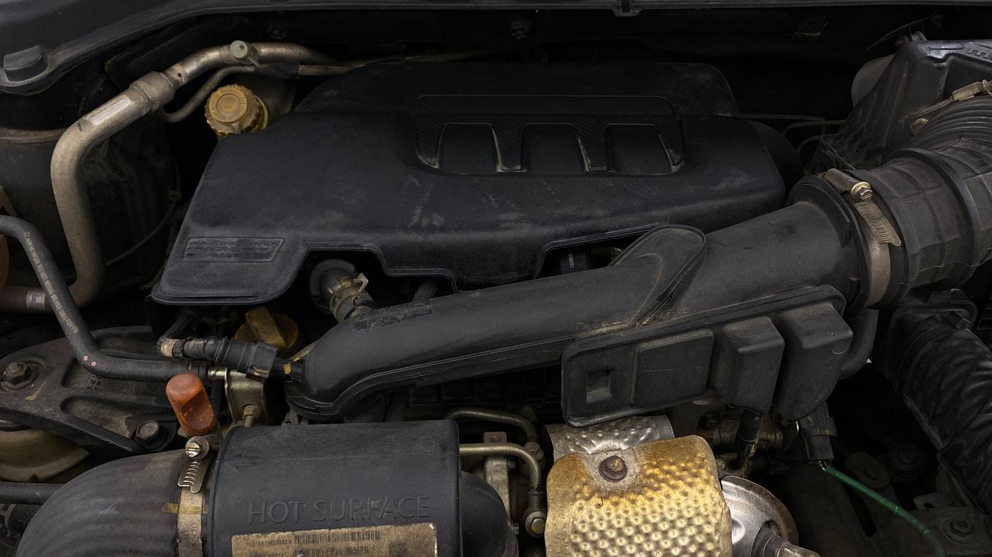 2022 Mahindra XUV300 W4 1.2 PETROL, Petrol, Manual, 1,08,779 km, Engine View