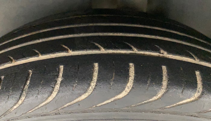 2011 Volkswagen Polo COMFORTLINE 1.2L PETROL, Petrol, Manual, 52,791 km, Left Rear Tyre Tread