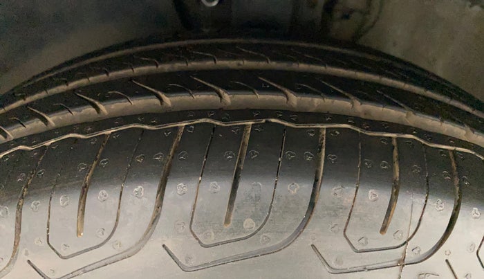 2011 Volkswagen Polo COMFORTLINE 1.2L PETROL, Petrol, Manual, 52,791 km, Left Front Tyre Tread