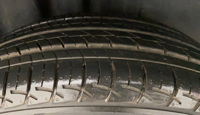 2011 Volkswagen Polo COMFORTLINE 1.2L PETROL, Petrol, Manual, 52,791 km, Right Rear Tyre Tread