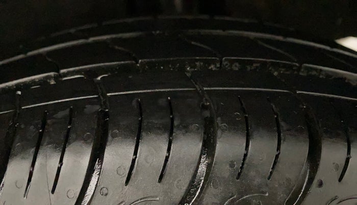 2017 Maruti Baleno DELTA PETROL 1.2, Petrol, Manual, 70,126 km, Left Rear Tyre Tread