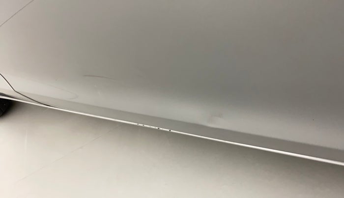 2017 Maruti Baleno DELTA PETROL 1.2, Petrol, Manual, 70,126 km, Driver-side door - Slightly dented