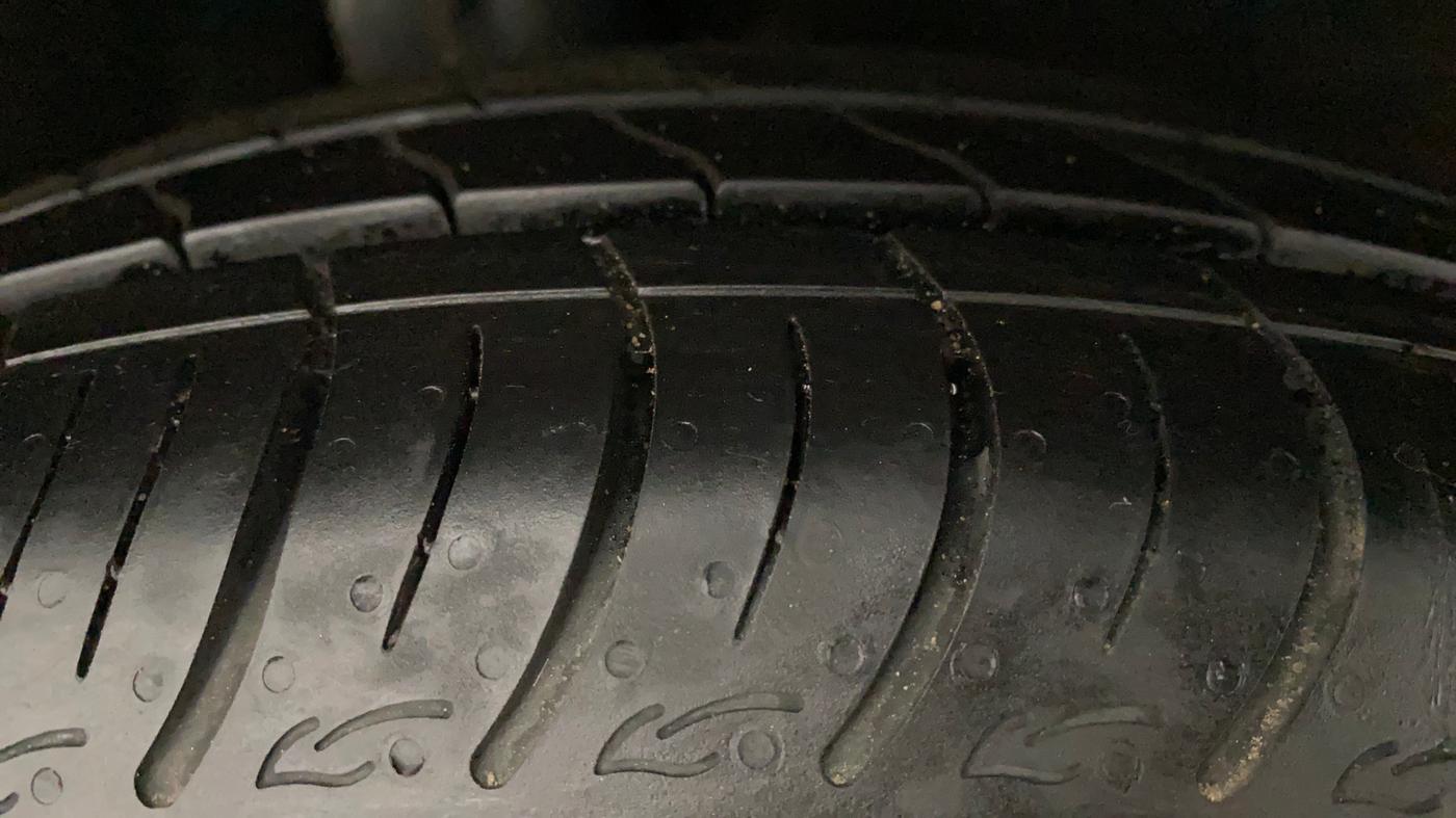 2017 Maruti Baleno DELTA PETROL 1.2, Petrol, Manual, 70,126 km, Right Rear Tyre Tread