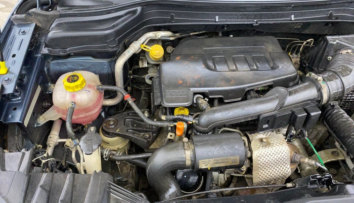 2021 Mahindra XUV300 W6 1.2 PETROL AMT, Petrol, Automatic, 63,607 km, Engine View - Right