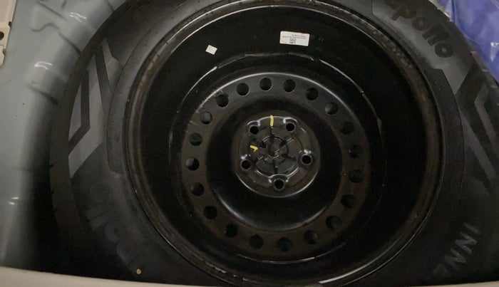 2021 Mahindra XUV300 W6 1.2 PETROL AMT, Petrol, Automatic, 63,607 km, Spare Tyre