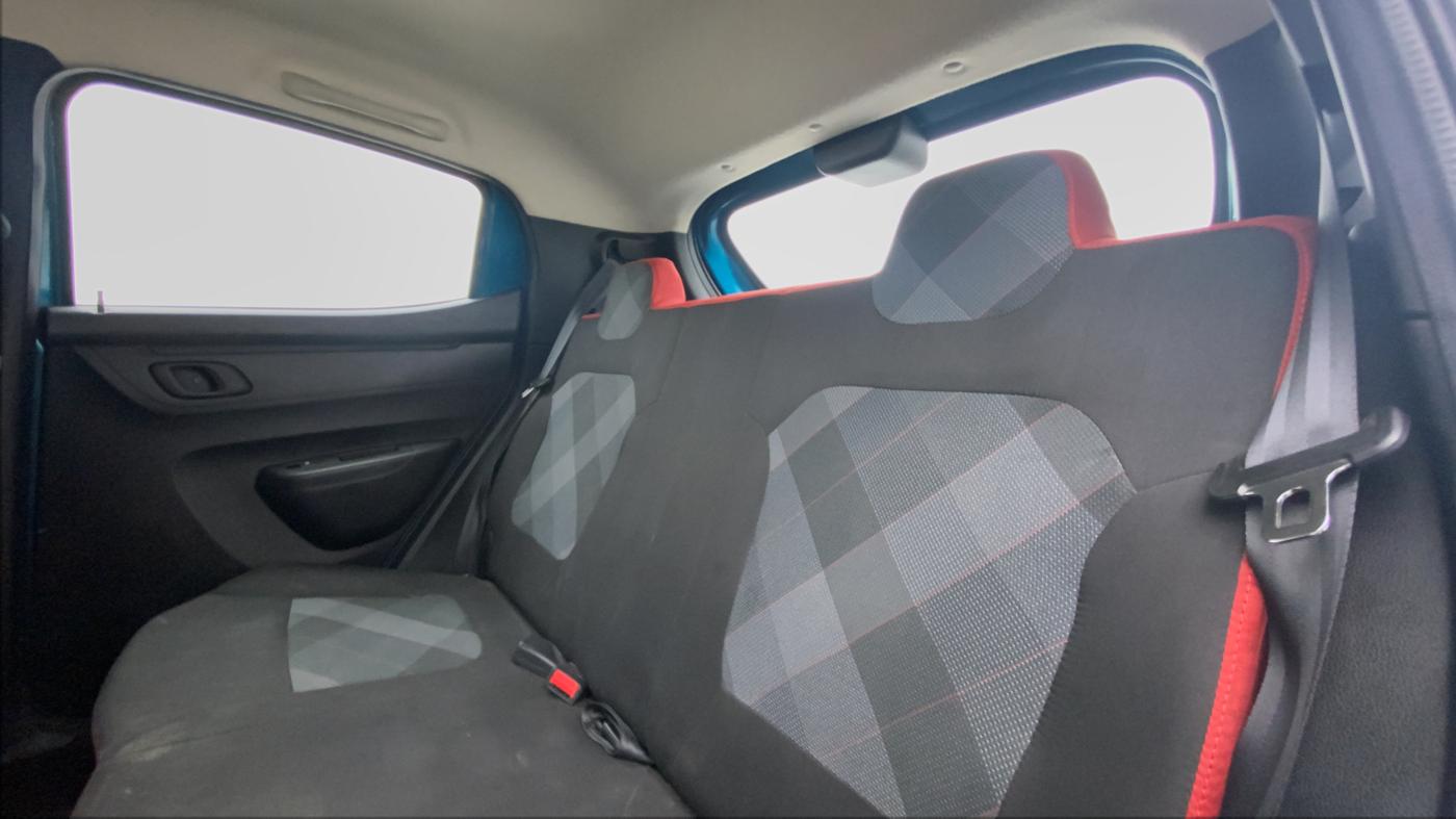 2021 Renault Kwid 1.0 RXT Opt, Petrol, Manual, 17,931 km, Right Side Rear Door Cabin