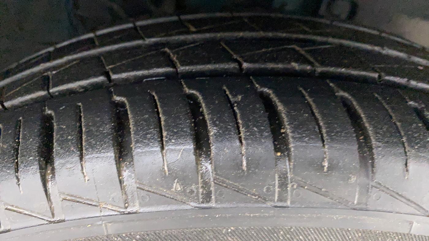 2021 Renault Kwid 1.0 RXT Opt, Petrol, Manual, 17,931 km, Right Front Tyre Tread