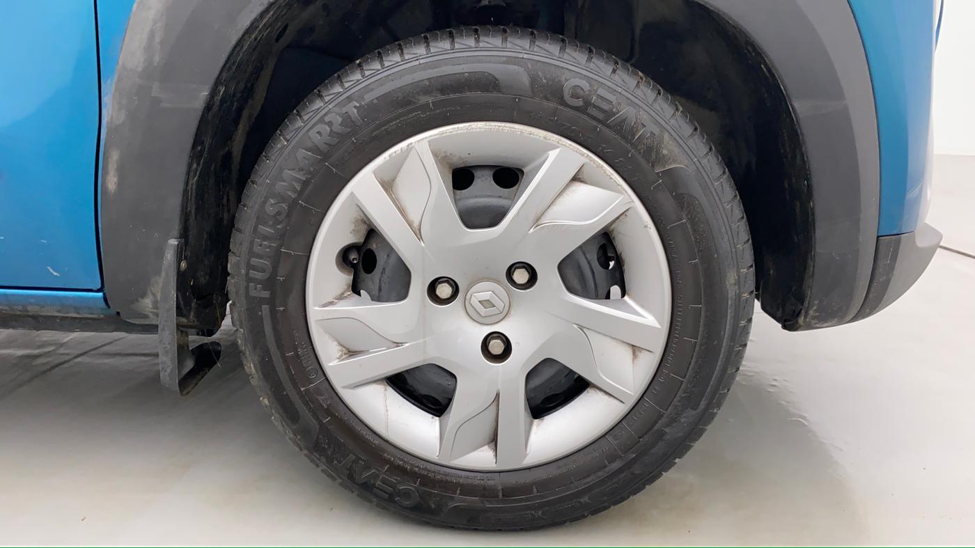 2021 Renault Kwid 1.0 RXT Opt, Petrol, Manual, 17,931 km, Right Front Wheel