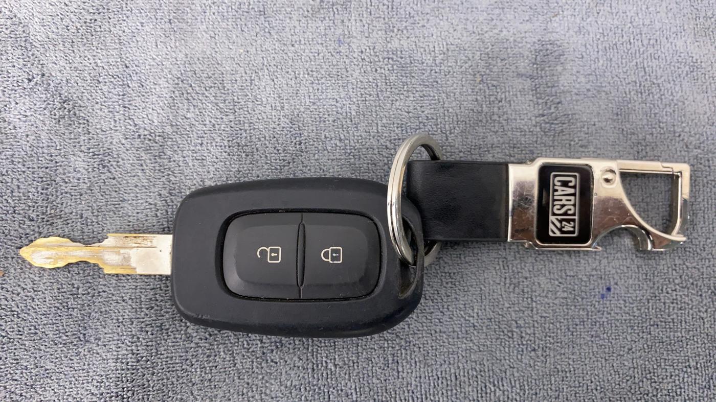 2021 Renault Kwid 1.0 RXT Opt, Petrol, Manual, 17,931 km, Key Close Up