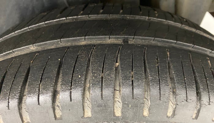 2012 Maruti Swift VDI, Diesel, Manual, 95,775 km, Left Rear Tyre Tread