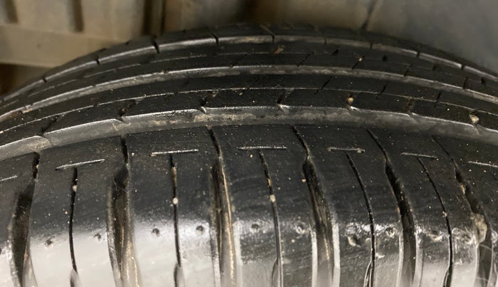 2012 Maruti Swift VDI, Diesel, Manual, 95,775 km, Right Rear Tyre Tread
