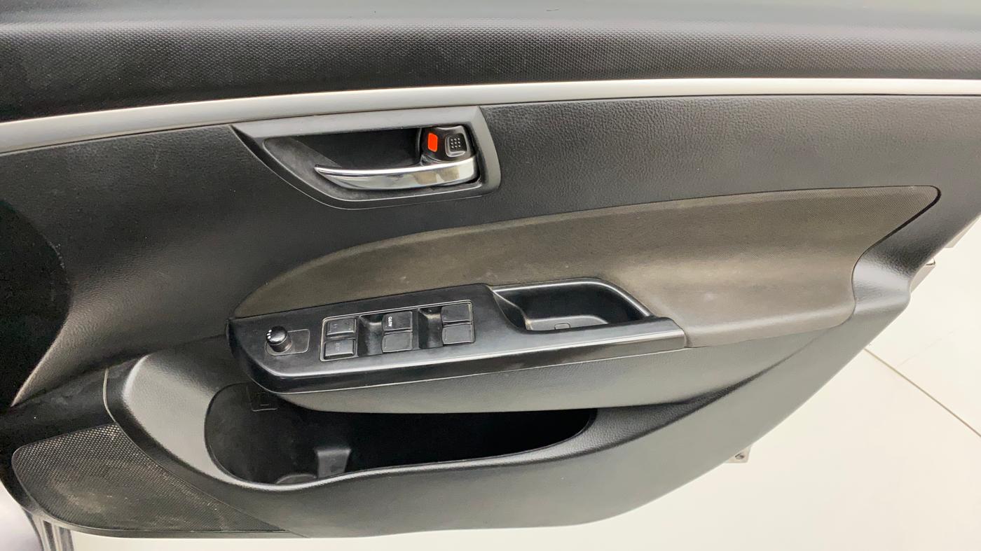 2014 Maruti Swift VXI, Petrol, Manual, 1,23,305 km, Driver Side Door Panels Control