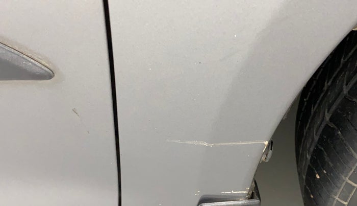 2014 Maruti Swift VXI, Petrol, Manual, 1,23,305 km, Right fender - Minor scratches