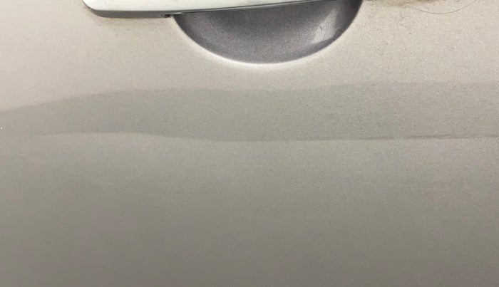 2014 Maruti Swift VXI, Petrol, Manual, 1,23,305 km, Front passenger door - Slightly dented
