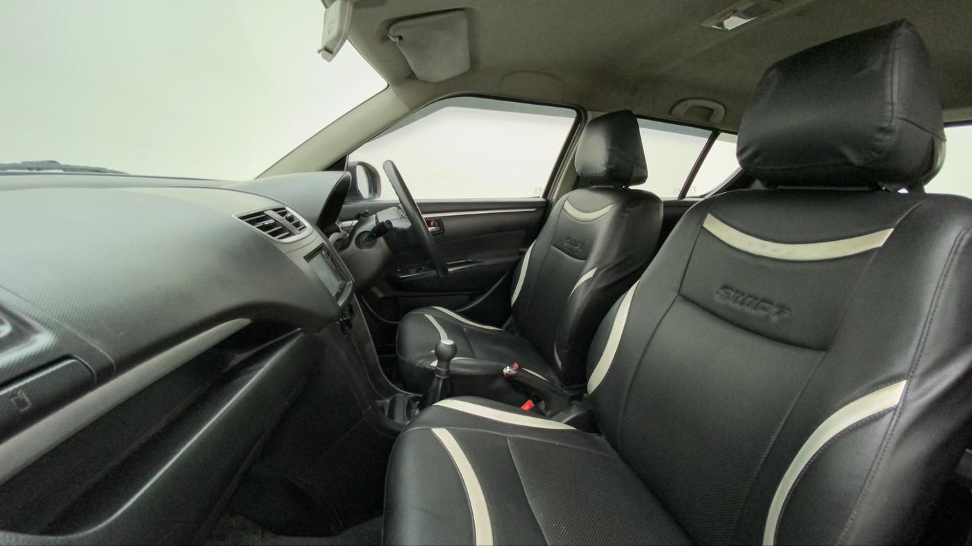 2014 Maruti Swift VXI, Petrol, Manual, 1,23,305 km, Right Side Front Door Cabin