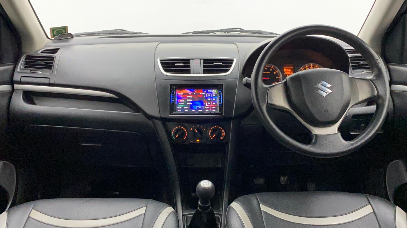 2014 Maruti Swift VXI, Petrol, Manual, 1,23,305 km, Dashboard