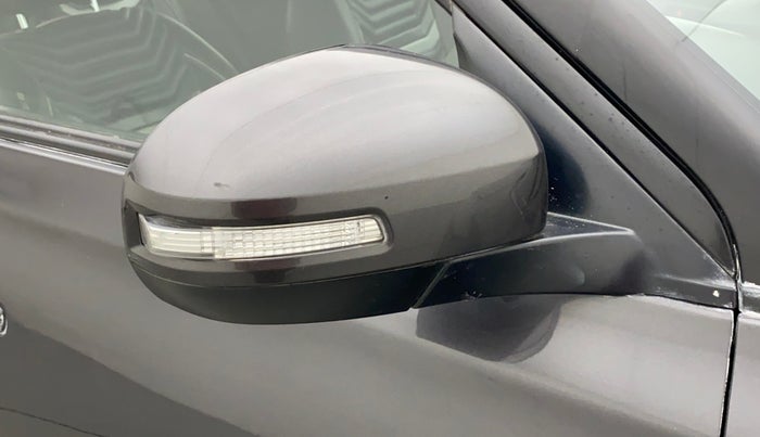 2019 Maruti Vitara Brezza ZDI PLUS, Diesel, Manual, 57,033 km, Right rear-view mirror - Indicator light has minor damage