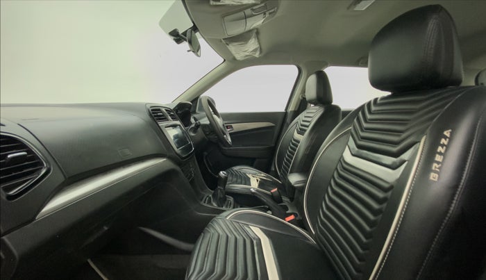 2019 Maruti Vitara Brezza ZDI PLUS, Diesel, Manual, 57,033 km, Right Side Front Door Cabin