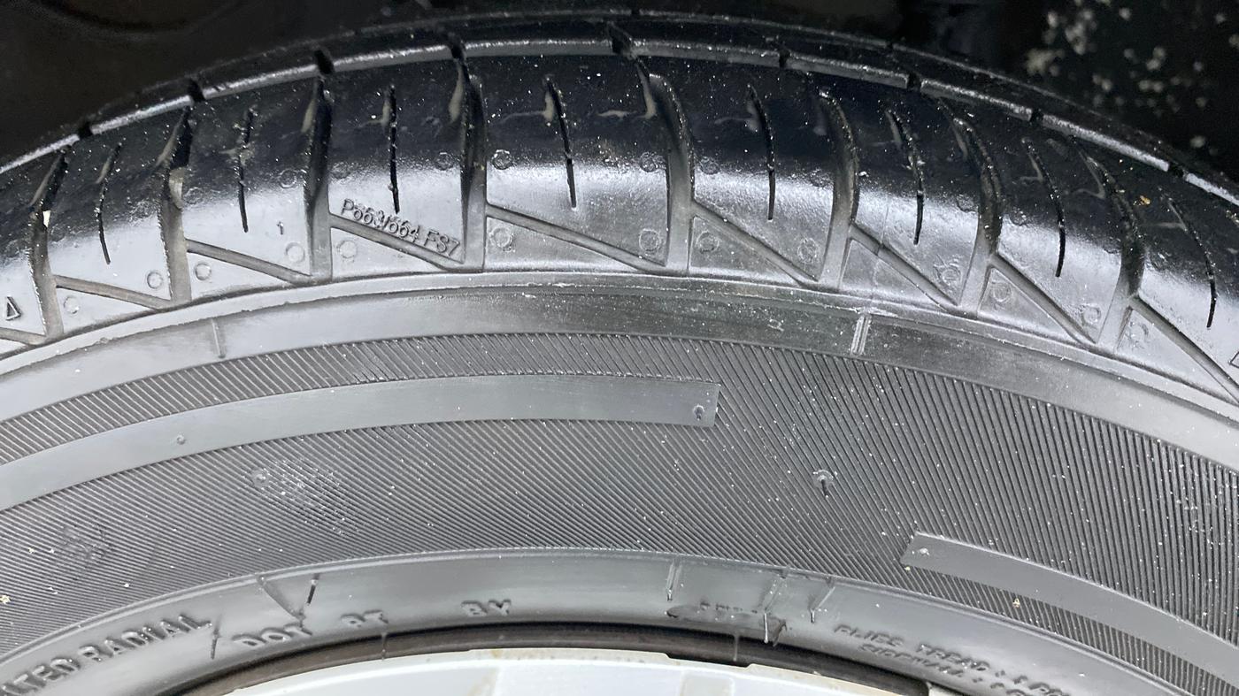 2020 Maruti Alto VXI, Petrol, Manual, 6,322 km, Left Front Tyre Tread