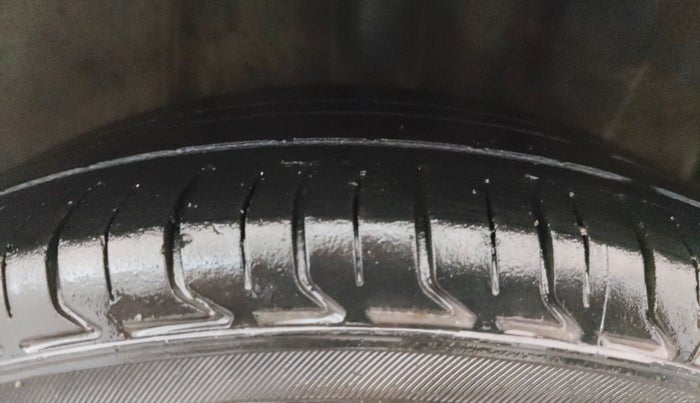 2014 Hyundai Xcent S AT 1.2 (O), Petrol, Automatic, 87,231 km, Left Rear Tyre Tread