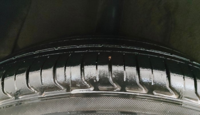 2014 Hyundai Xcent S AT 1.2 (O), Petrol, Automatic, 87,231 km, Right Rear Tyre Tread