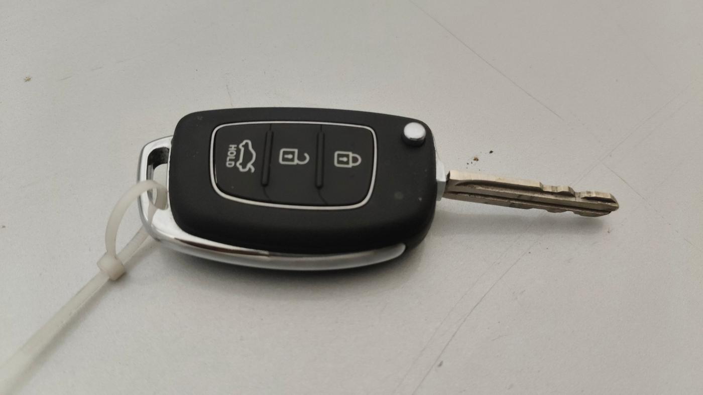 2014 Hyundai Xcent S AT 1.2 (O), Petrol, Automatic, 87,231 km, Key Close Up