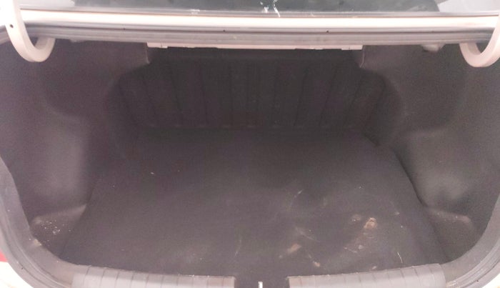 2014 Hyundai Xcent S AT 1.2 (O), Petrol, Automatic, 87,231 km, Boot Inside