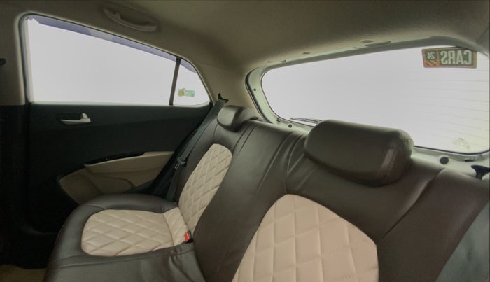 2015 Hyundai Grand i10 ASTA AT 1.2 KAPPA VTVT, Petrol, Automatic, 21,818 km, Right Side Rear Door Cabin
