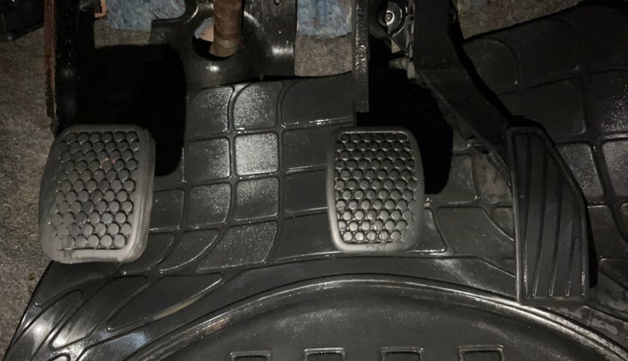 2018 Maruti Alto 800 LXI, Petrol, Manual, 40,669 km, Pedals