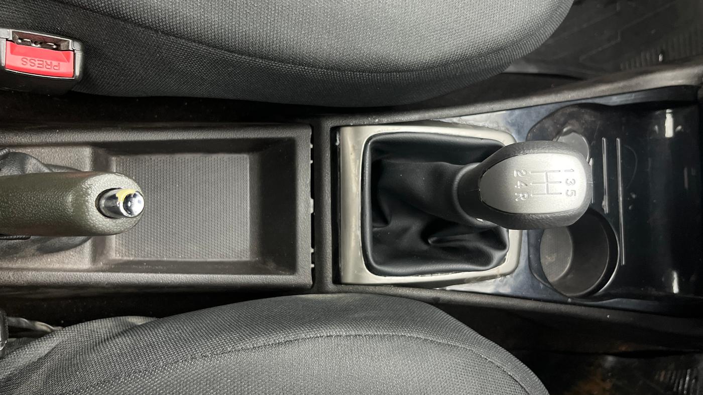 2015 Tata Zest XMS PETROL, Petrol, Manual, 90,426 km, Gear Lever