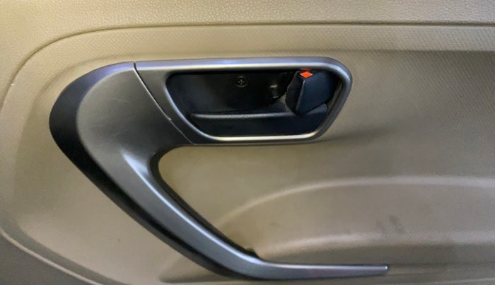 2022 Mahindra BOLERO NEO N10 R, Diesel, Manual, 62,993 km, Driver Side Door Panels Control